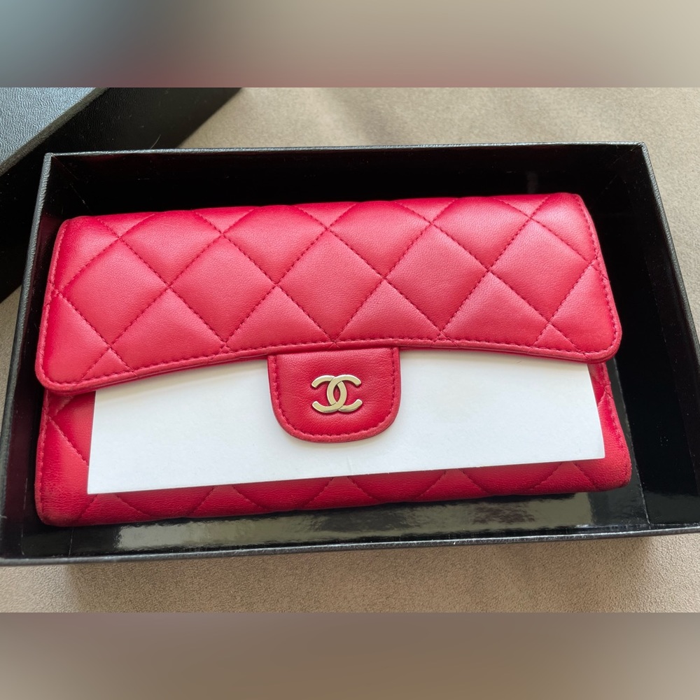 CHANEL long wallet in Pink